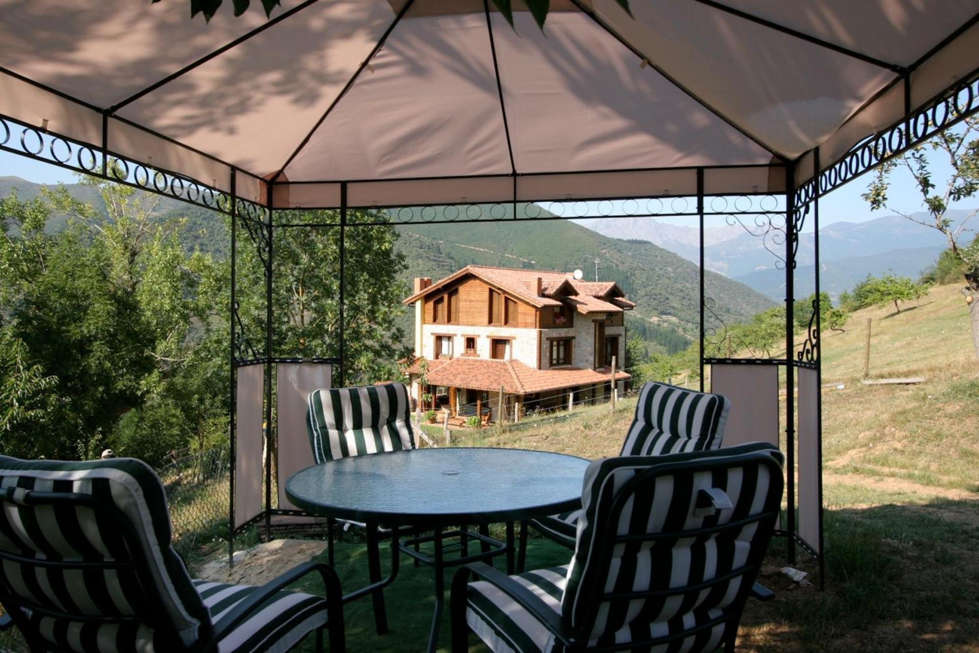 Posada El Bosque Mieses Екстериор снимка